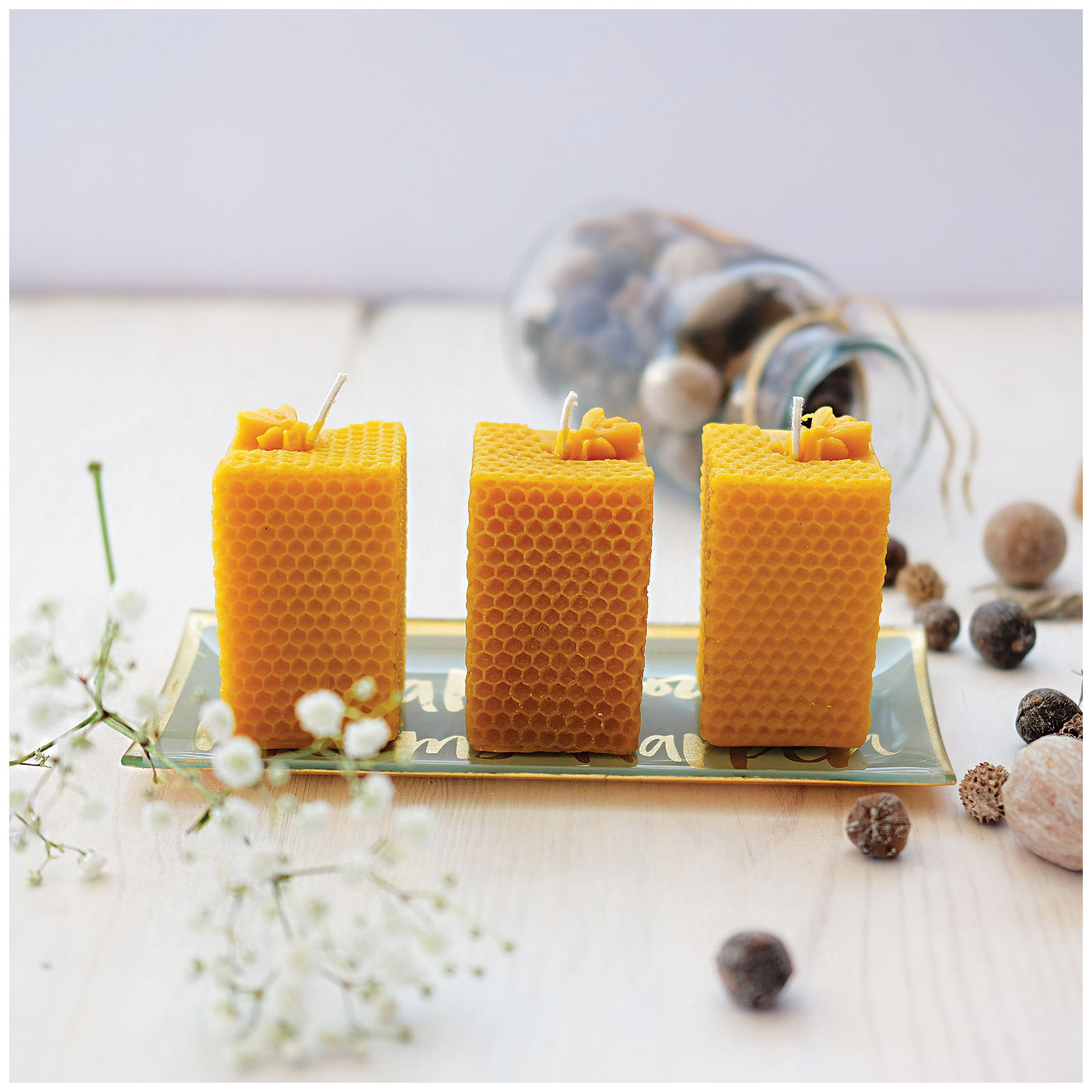 Beeswax Honeycomb Candles 100 Bees Wax Meden Farm UK Beeswax Honeycomb Candles 100 Bees Wax Meden Farm UK